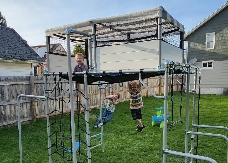 Playhouse review photo from a Growplay family