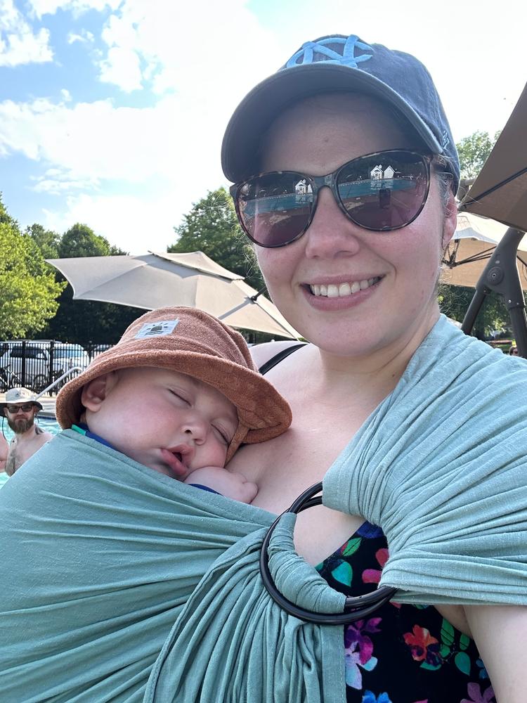Missy wearing the Daze Ring Sling
